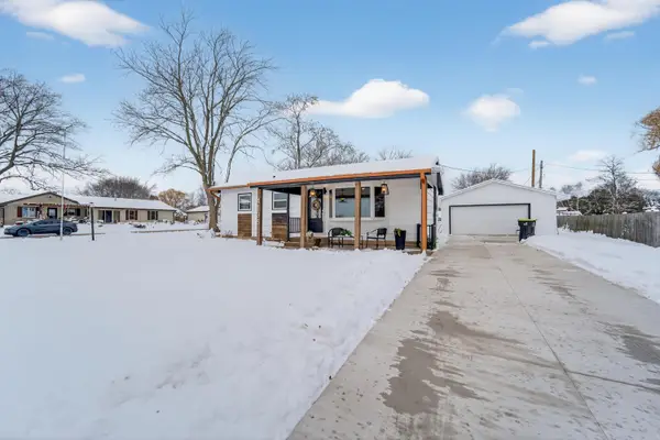 4136 E Elm Rd, Oak Creek, WI 53154