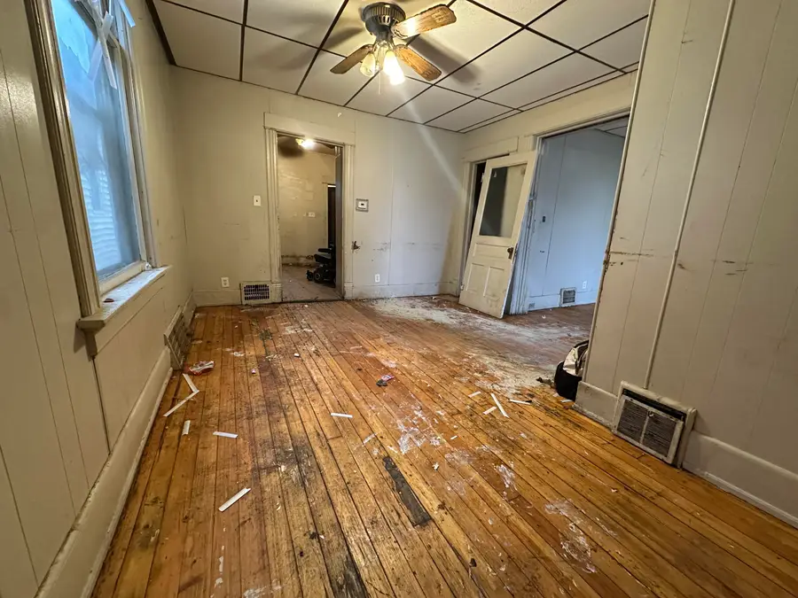 2463 N 22nd St, Milwaukee, WI 53206 - Image #3