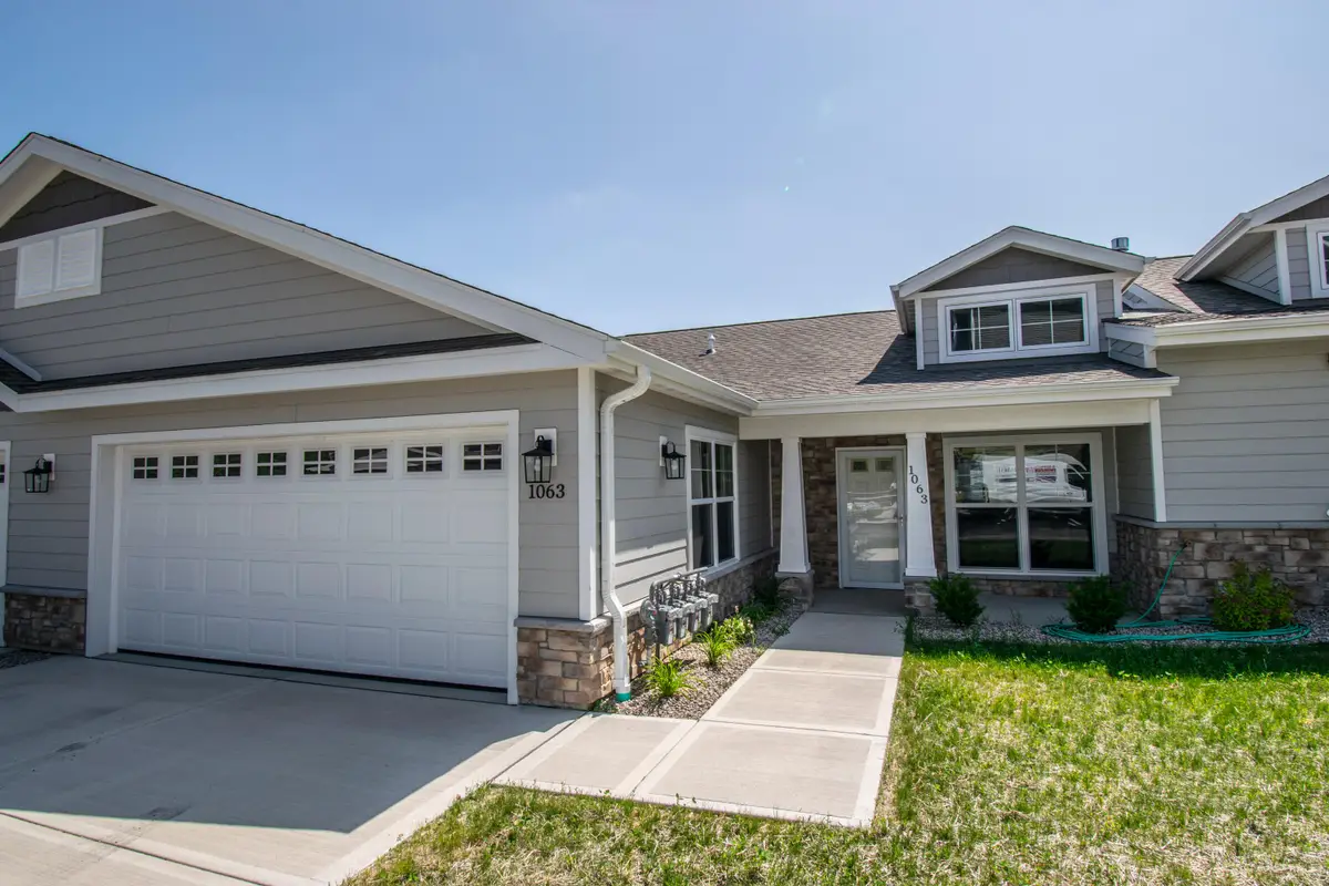 1118 Harbor Ave, West Bend, WI 53095 - Image #1