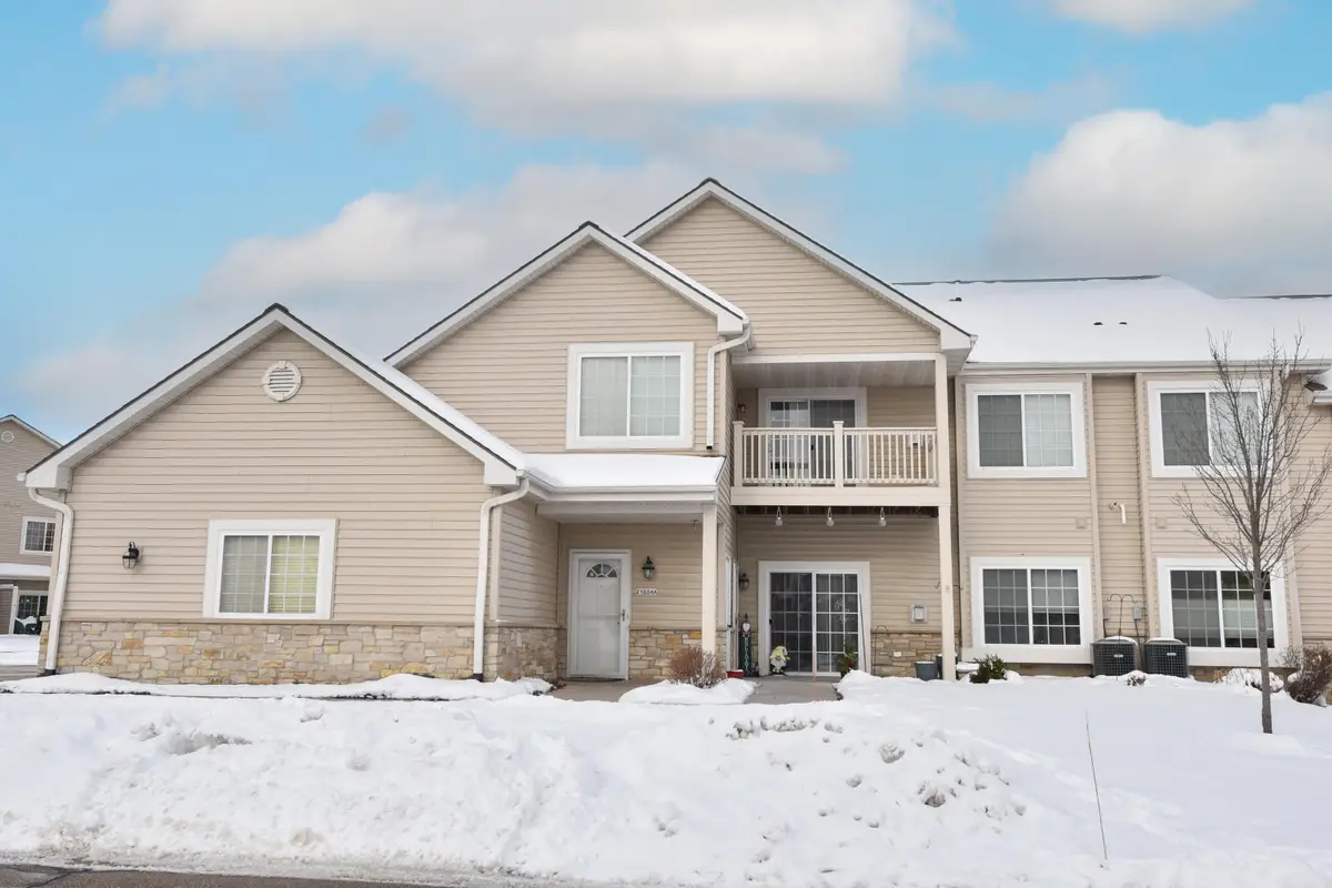 21834 N Weather Edge Cir, Lannon, WI 53046 - Image #1