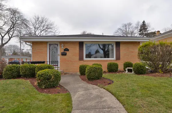 1036 Orchard St, Racine, WI 53405