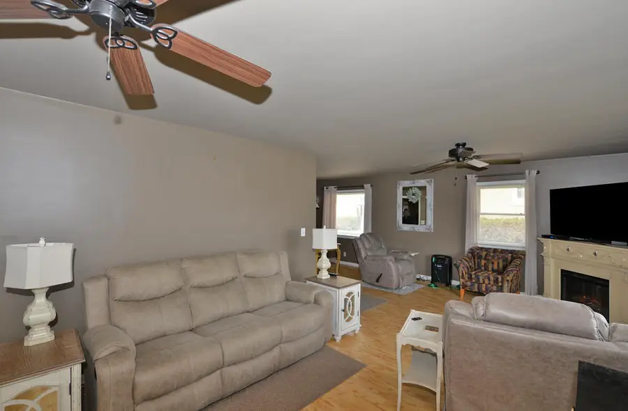 1036 Orchard St, Racine, WI 53405 - Image #2