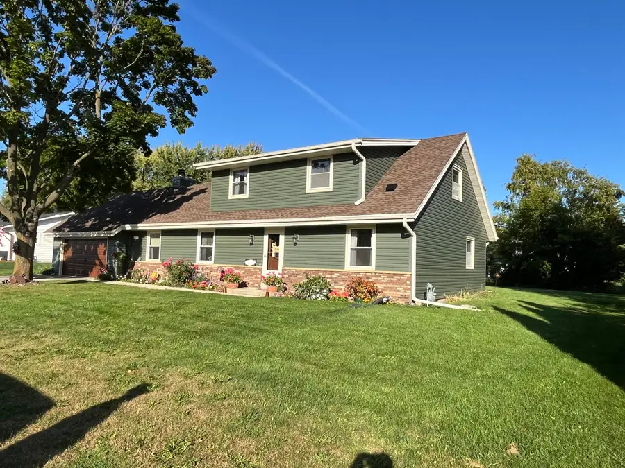 W163S7358 Bay Lane Dr, Muskego, WI 53150 - Image #2