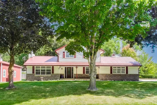 31700 118th St, Randall, WI 53181