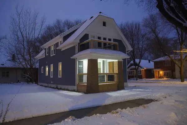 402 W Melvina St, Milwaukee, WI 53212