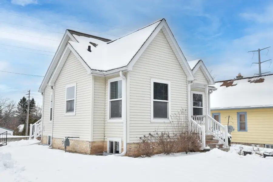560 W Chestnut St, Port Washington, WI 53074 - Image #3