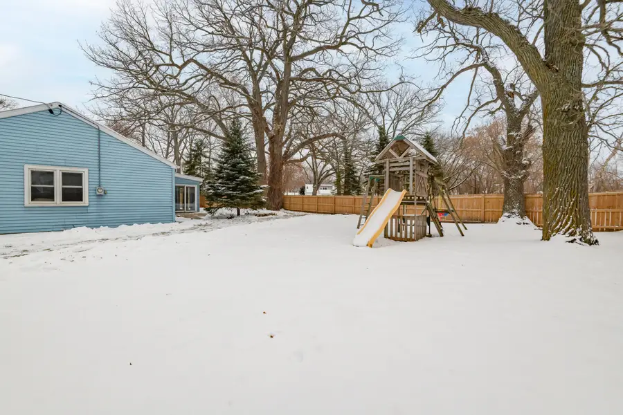 W5322 Bechaud Beach Dr, Fond Du Lac, WI 54935 - Image #3