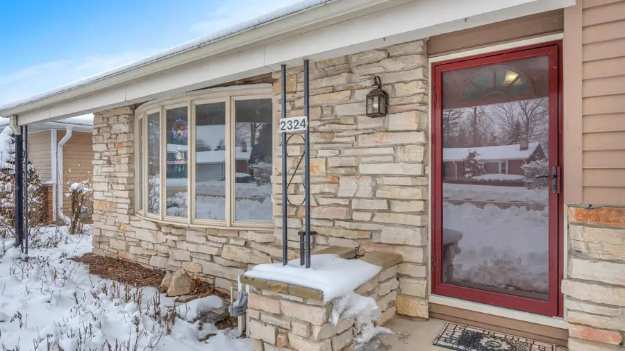 2324 Silver Leaf Ln, Sheboygan, WI 53083 - Image #2
