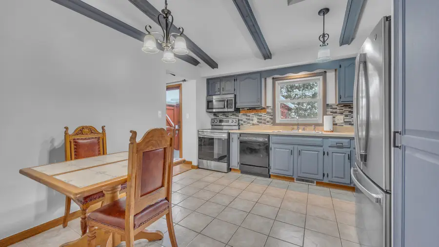 2324 Silver Leaf Ln, Sheboygan, WI 53083 - Image #3