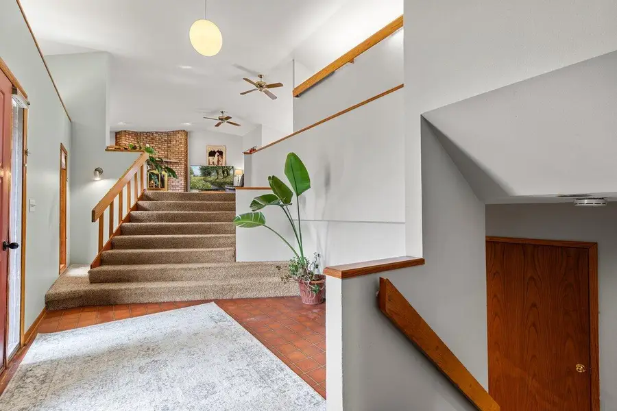 727 Browning Cir, Oconomowoc, WI 53066 - Image #3