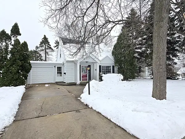3656 S 46th Pl, Greenfield, WI 53220