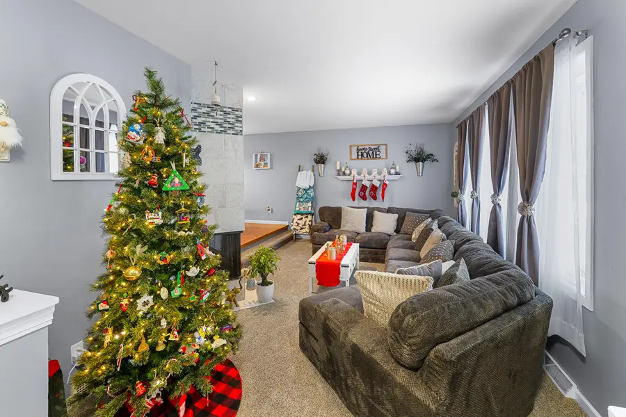 1615 W 6th Ave, Oshkosh, WI 54902 - Image #2