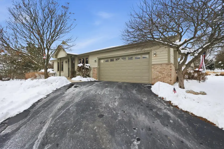 12353 W Waterford Ave, Greenfield, WI 53228 - Image #2