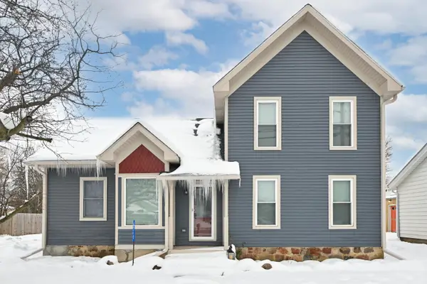 8310 Antioch Rd, Salem Lakes, WI 53168