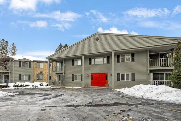 7234 N Green Bay Ave, Glendale, WI 53209