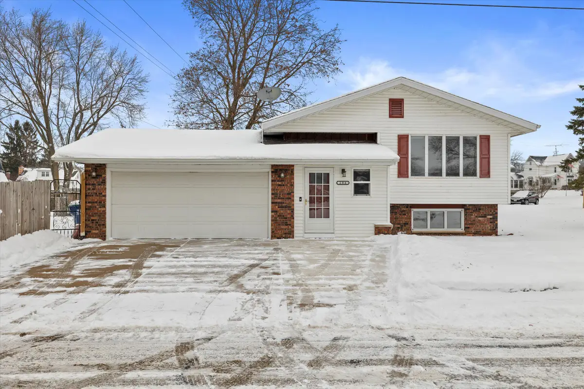 206 Forest St, Theresa, WI 53091 - Image #1