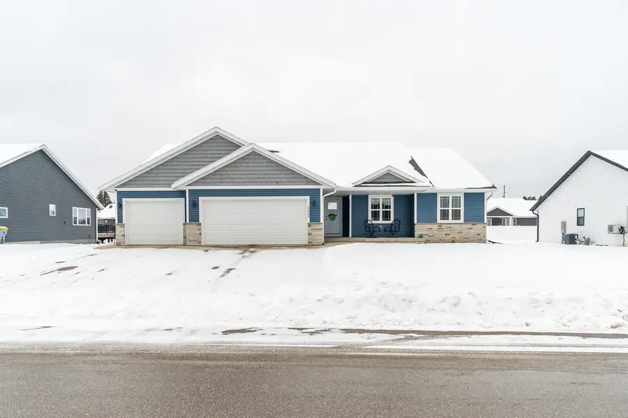 2007 Spakenburg Rd, Holmen, WI 54636 - Image #2