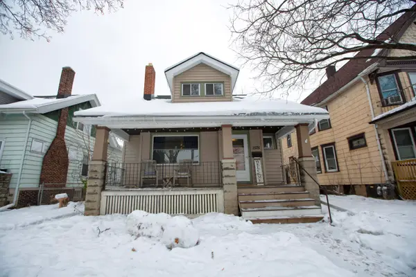 1575 S 77th St, West Allis, WI 53214