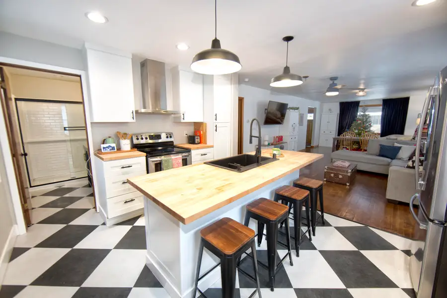 1575 S 77th St, West Allis, WI 53214 - Image #3