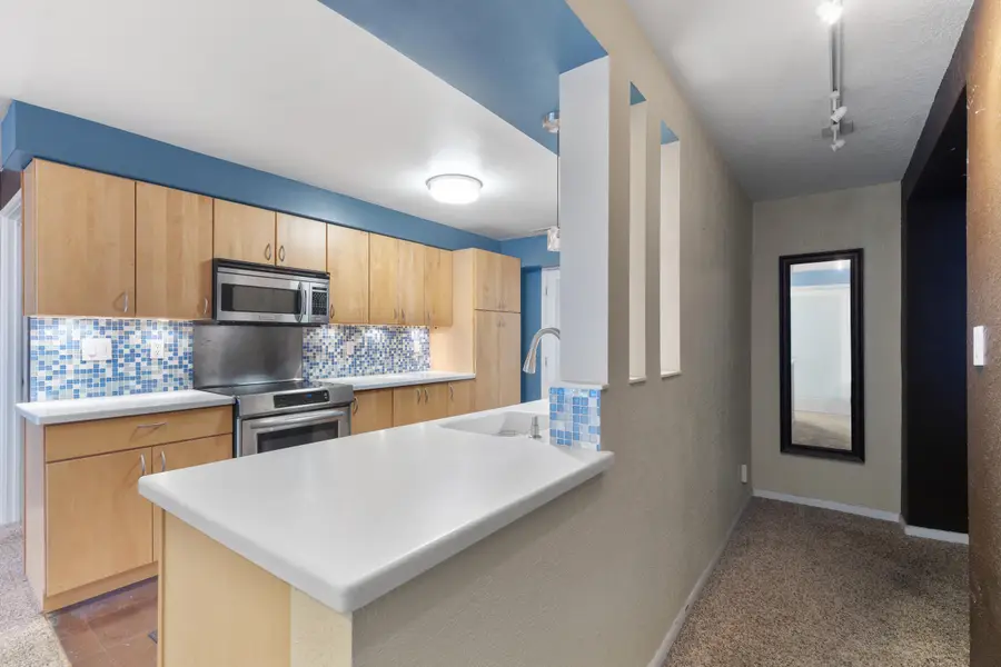 2525 S Shore Dr, Milwaukee, WI 53207 - Image #3