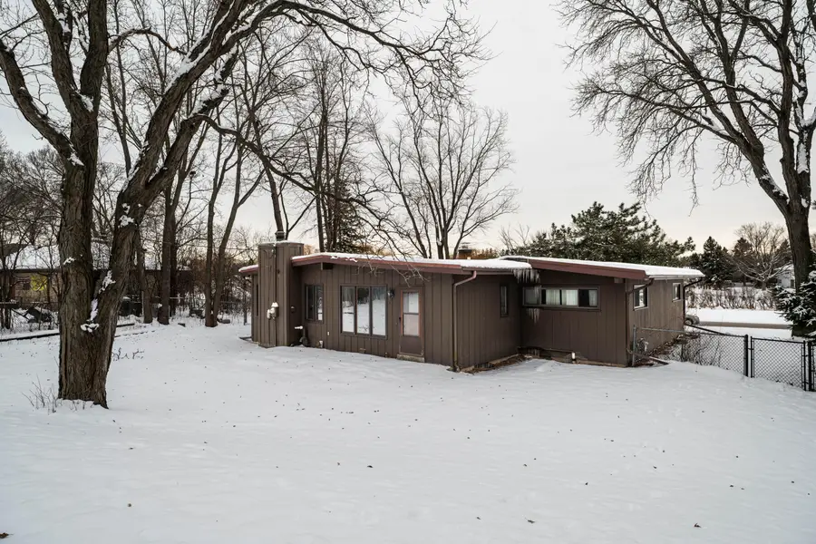 18400 Beverly Hills Dr, Brookfield, WI 53045 - Image #2