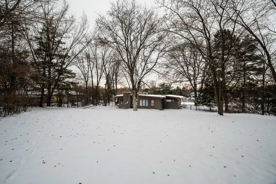 18400 Beverly Hills Dr, Brookfield, WI 53045 - Image #3