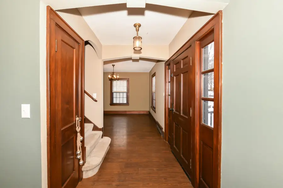 238 Prospect Ave, Pewaukee, WI 53072 - Image #3