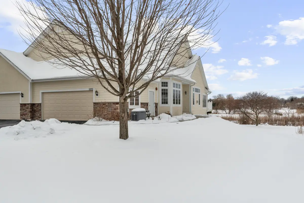 4015 S Fohr Dr, New Berlin, WI 53151 - Image #1