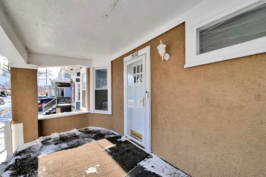 1528 Thurston Ave, Racine, WI 53405 - Image #2