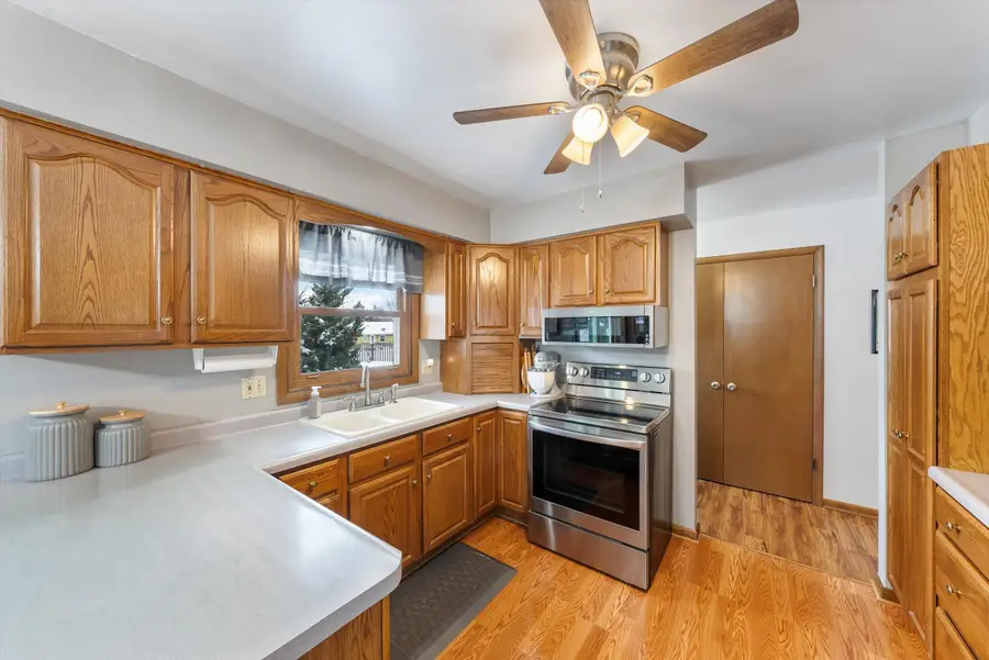 500 Deer Pass Rd, Saukville, WI 53080 - Image #3