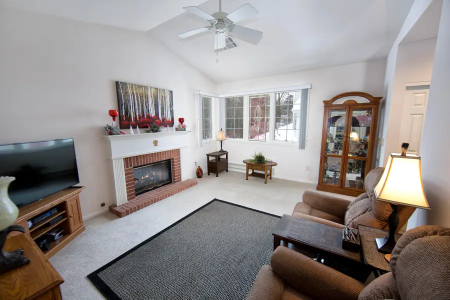 8991 Woodbridge Dr, Greendale, WI 53129 - Image #3