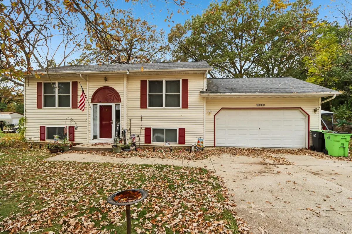 4504 Sunset Rd, Waterford, WI 53185 - Image #1