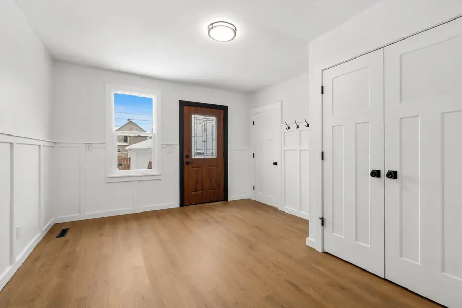 1229 Hintgen Ct, La Crosse, WI 54601 - Image #3