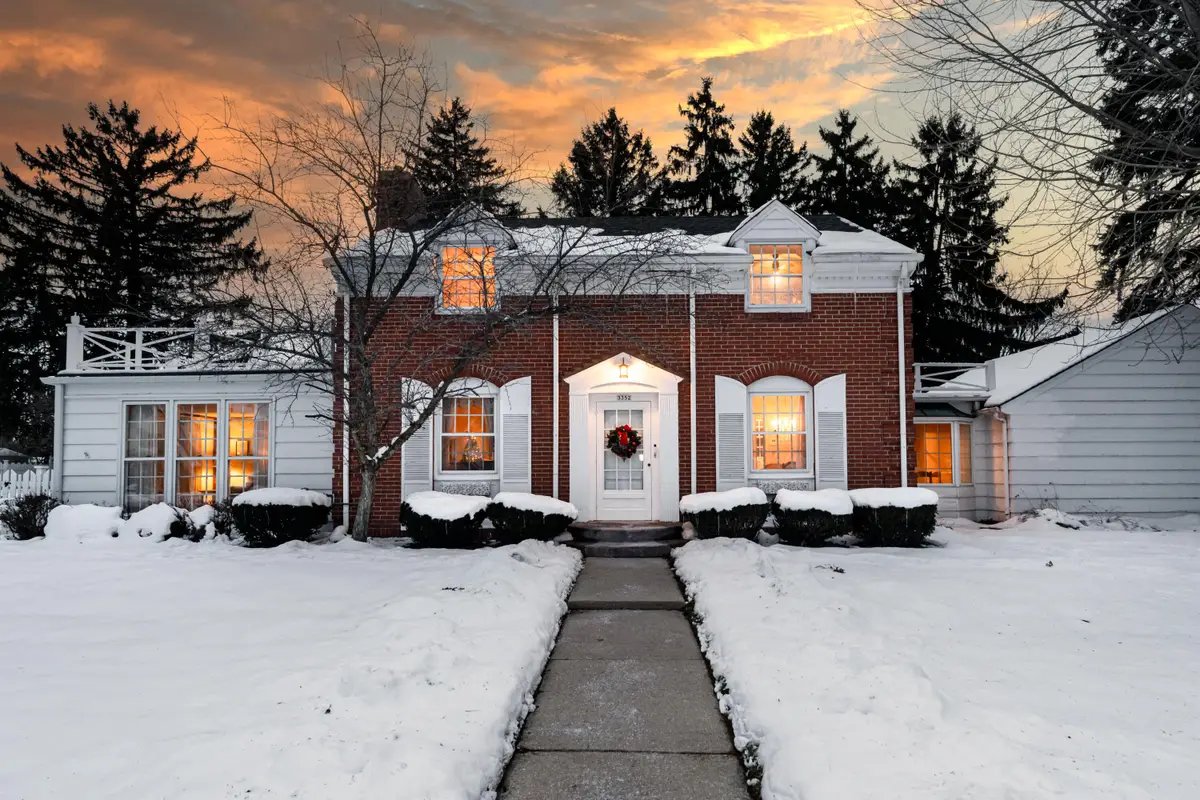 3352 N Elmwood Dr, Elmwood Park, WI 53405 - Image #1