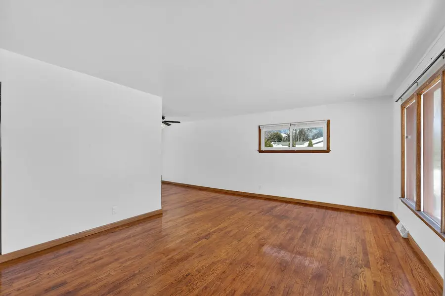 7504 Pheasant Trl, Caledonia, WI 53402 - Image #2