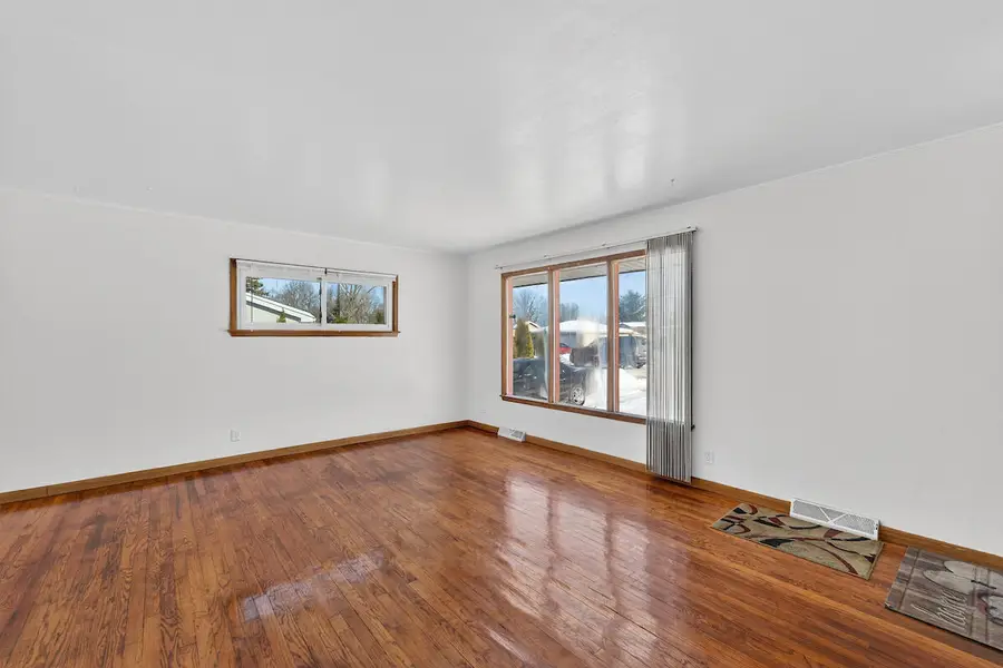 7504 Pheasant Trl, Caledonia, WI 53402 - Image #3