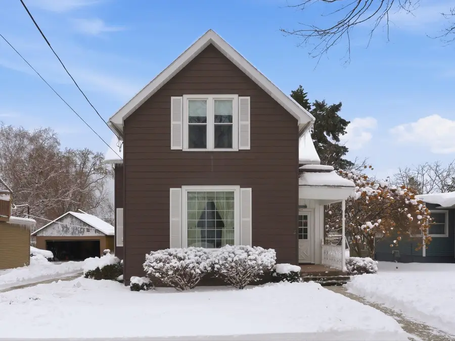 617 N 7th St, Manitowoc, WI 54220 - Image #2