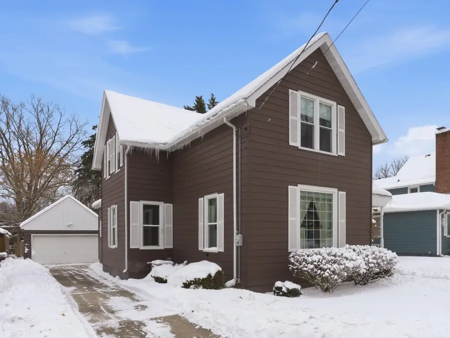 617 N 7th St, Manitowoc, WI 54220 - Image #3