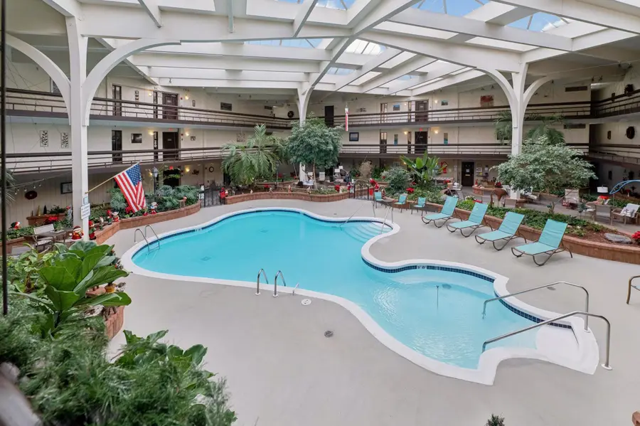 5200 S Tuckaway Blvd, Greenfield, WI 53221 - Image #2