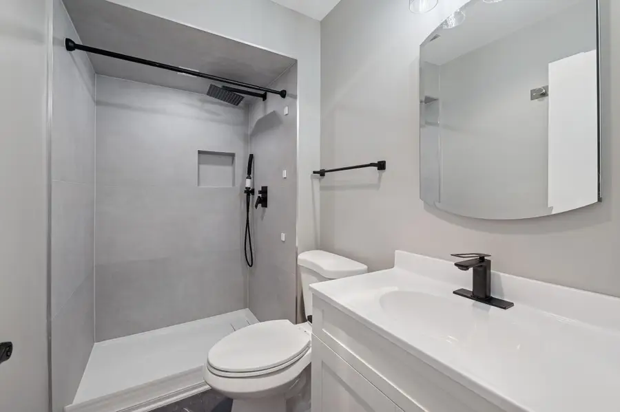 5200 S Tuckaway Blvd, Greenfield, WI 53221 - Image #3