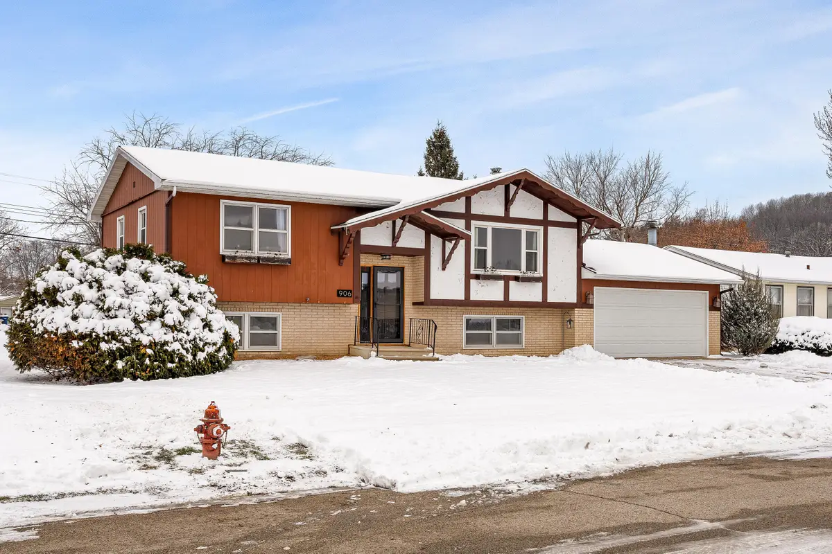 906 Redwood St W, La Crescent, MN 55947 - Image #1