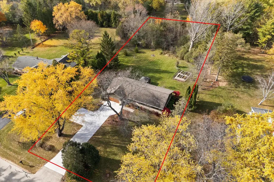 11467 N St. James Ln, Mequon, WI 53092 - Image #3