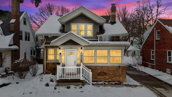 6928 W Wisconsin Ave, Wauwatosa, WI 53213