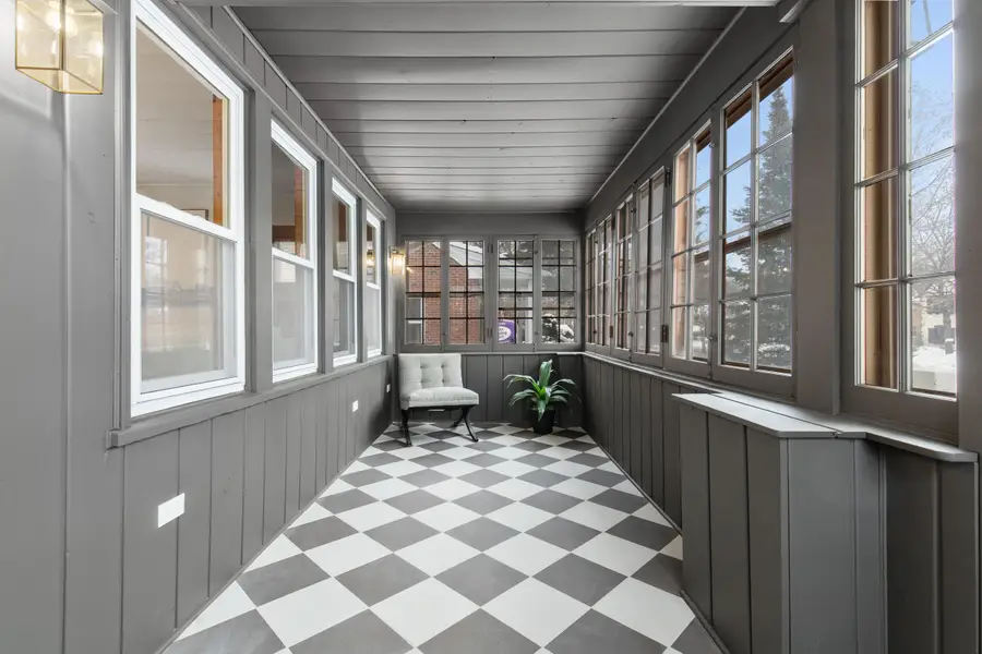 6928 W Wisconsin Ave, Wauwatosa, WI 53213 - Image #2