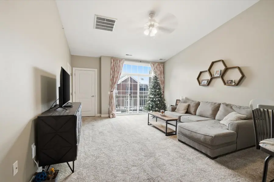 1544 Roxbury Way, Waukesha, WI 53186 - Image #2