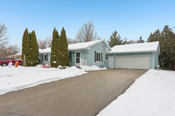 614 Lemira Ave, Waukesha, WI 53188