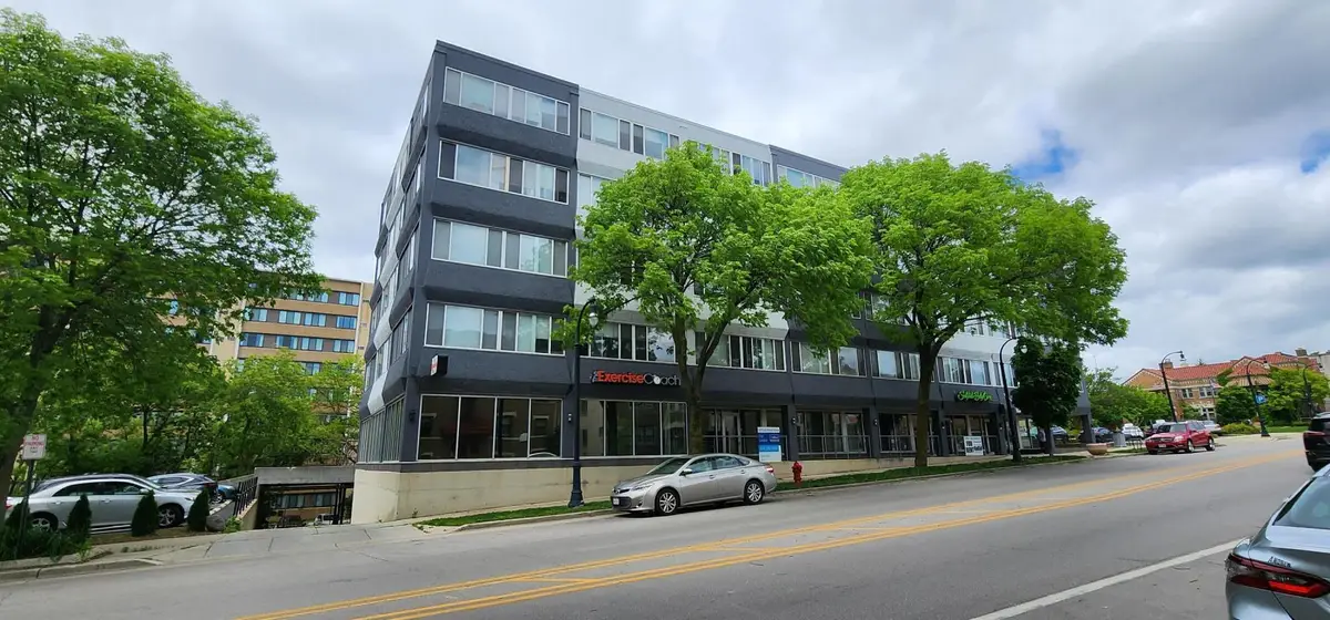 3575 N Oakland Ave, Shorewood, WI 53211 - Image #1