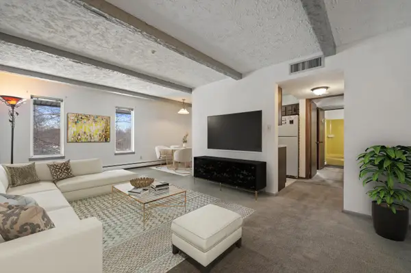 4000 W Rivers Edge Cir, Brown Deer, WI 53209