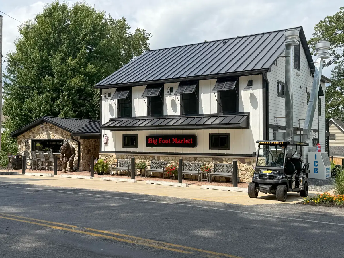 W4724 S Lakeshore Dr, Fontana, WI 53125 - Image #1