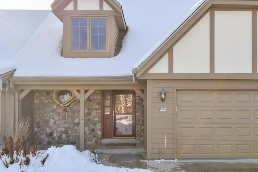 655 Machenry Cir, Brookfield, WI 53045 - Image #2